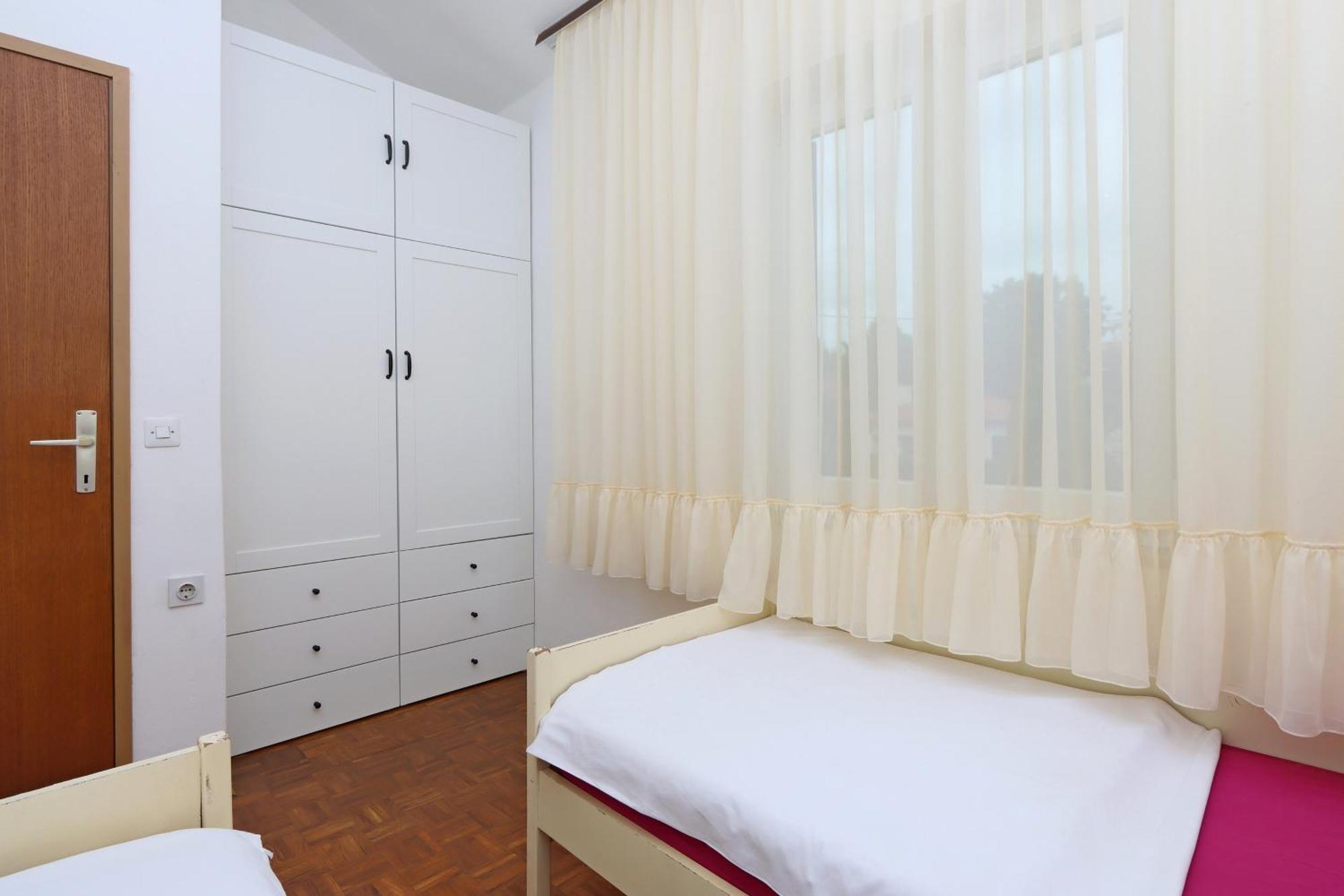 Apartments With A Parking Space Pinezici, Krk - 18967 Vrh  Room photo